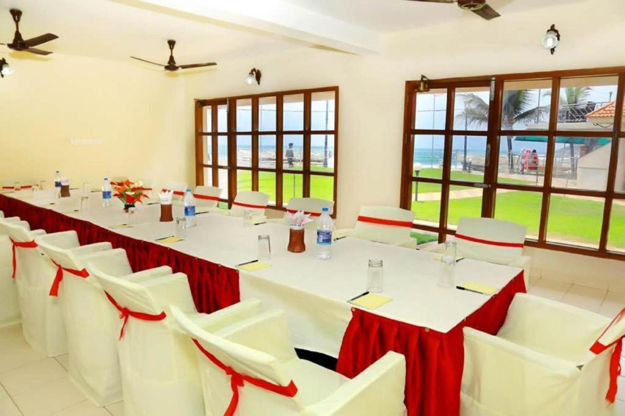 Seaface Beach Resort Kovalam Exterior foto